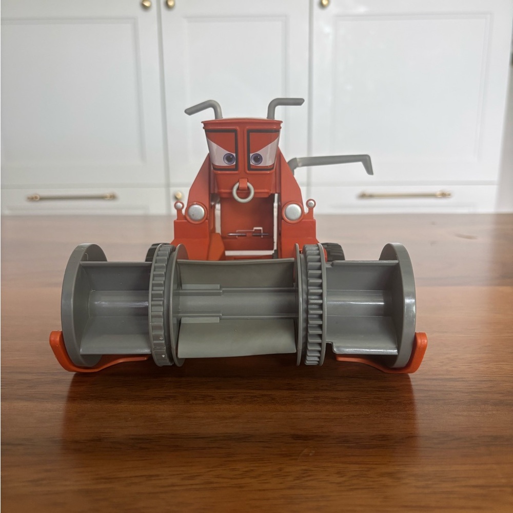 Disney Pixar Cars chase and change Frank with combine and bin 2015